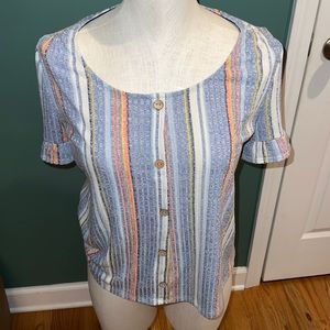 ❄️W5 vertical multi colored striped shirt. Size S